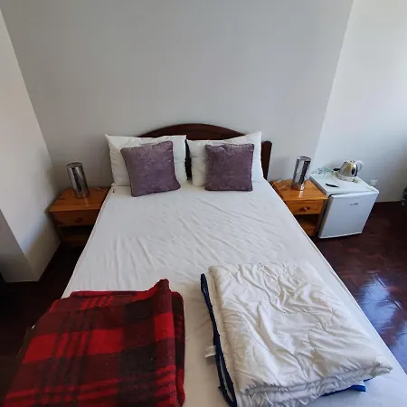 Authentic Lisbon Room With Ac, In Penha De Franca Lisbon