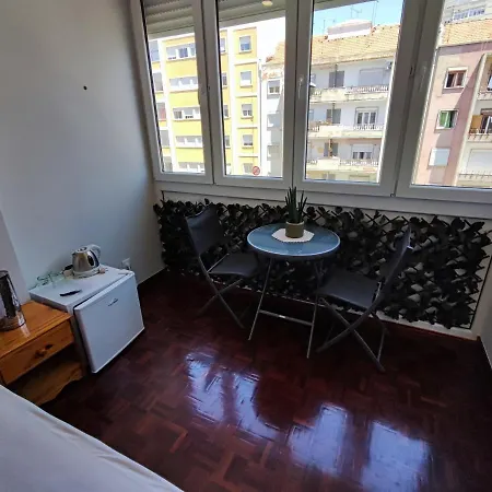 With Ac In Penha De Franca, ゲストハウス *