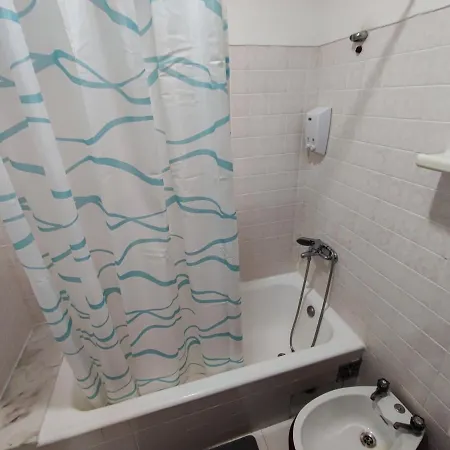 With Ac In Penha De Franca, * Lisboa